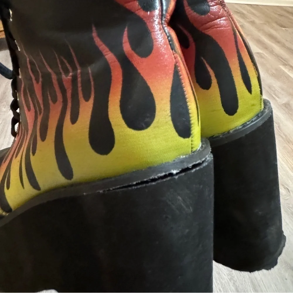 Hot Topic Flames Fire Platform Shoes Black Yellow Red 10 Goth Chunky
